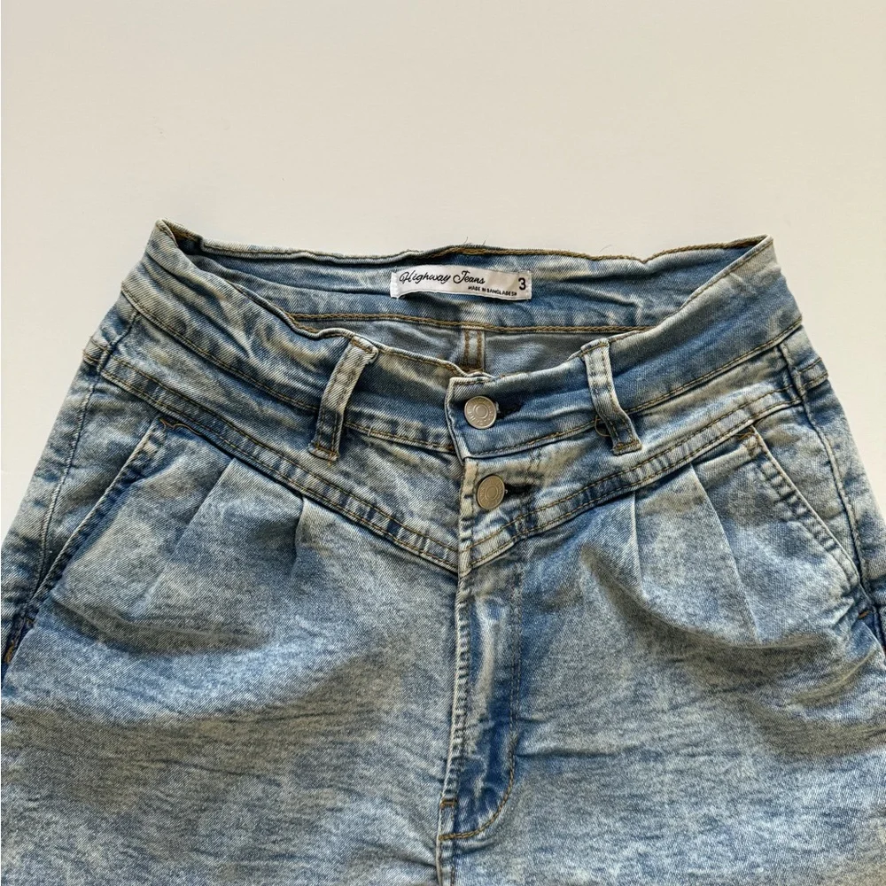 High waisted pleated jean shorts - Picture 6 of 11